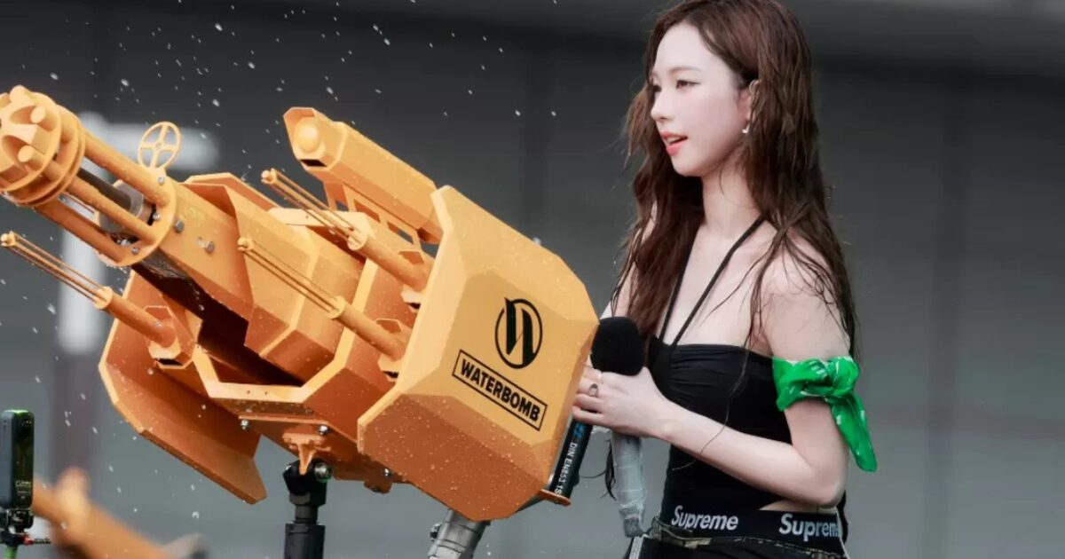 aespa Karina’s Appearance In Water Festival Sparks Fierce Debate Over Sexy Stage Outfits缩略图