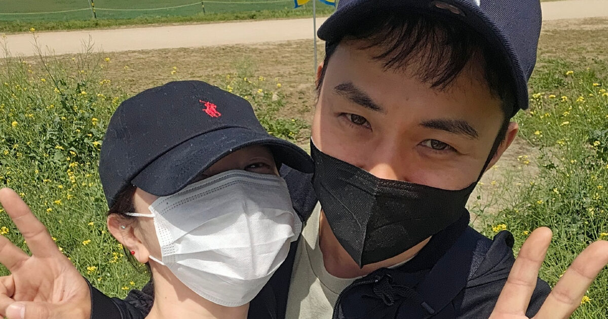 Korean Actor Hard Launches His Relationship By Shockingly Uploading Photos Of His Girlfriend缩略图