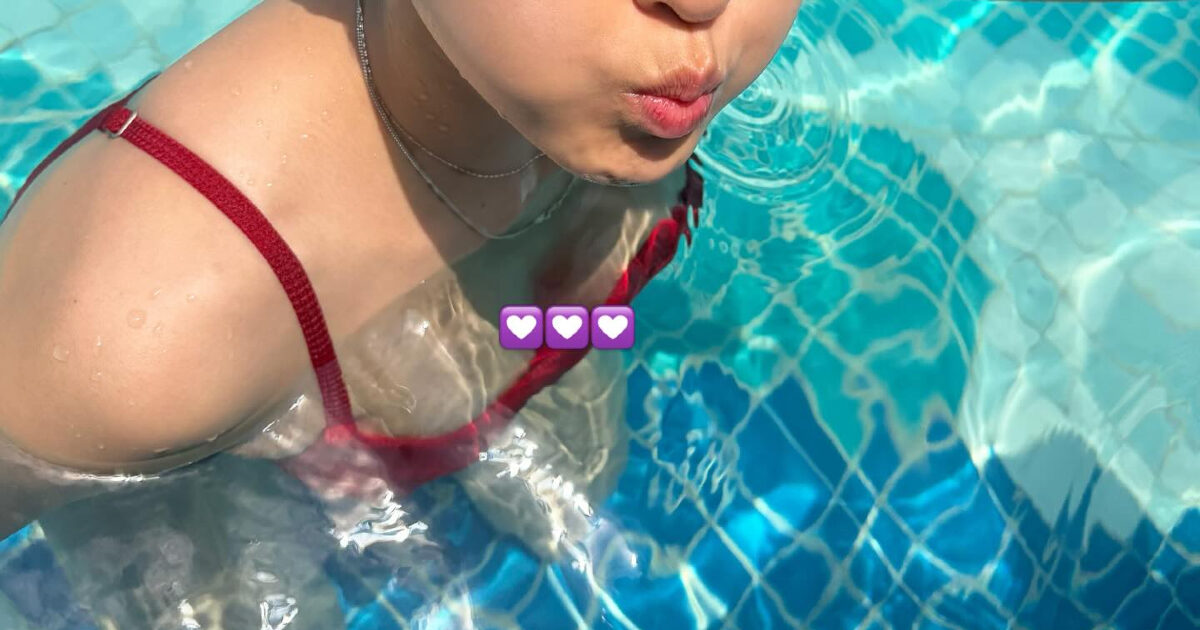 OG K-Pop It Girl Stuns In Red Bikini缩略图