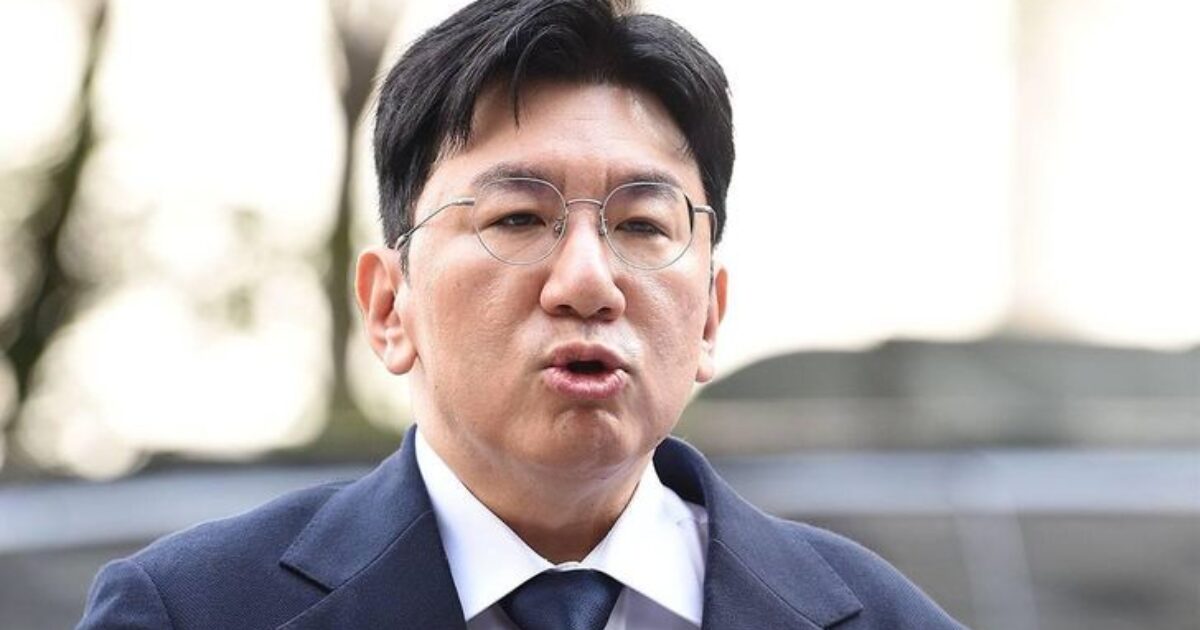 HYBE’s Bang Si Hyuk Responds To Arrest Warrant Application 缩略图