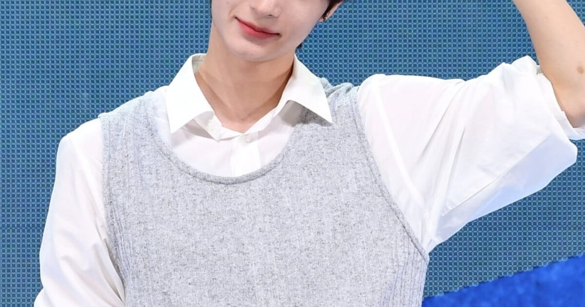 Rookie Male Idol Fighting For His Life To Avoid Dating Rumors Goes Viral缩略图