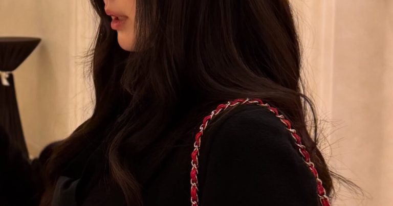 Actress Posts Cryptic Update Amid Scandal Surrounding Her Seized Property缩略图