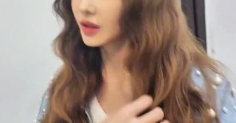 Beloved Actress Worries Fans With Her “Changed” Appearance During Live Broadcast缩略图