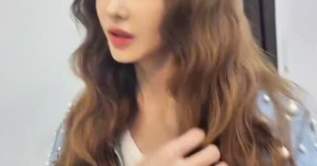 Beloved Actress Worries Fans With Her “Changed” Appearance During Live Broadcast缩略图