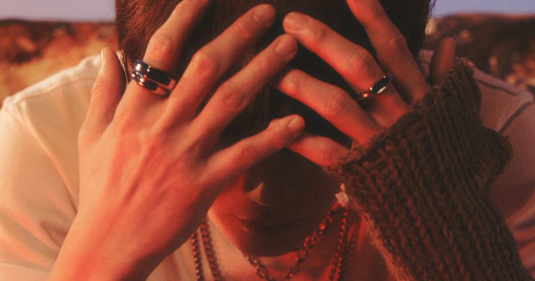 Top Idol Quickly Cuts Ties With Album Producer After Criminal Allegations Surface缩略图