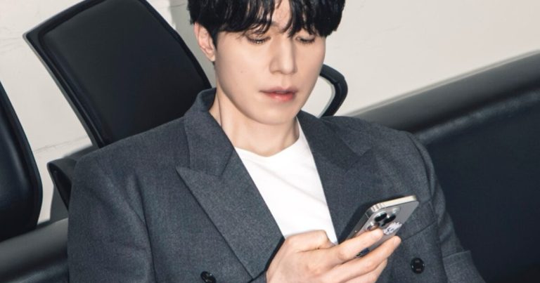 Protesters Demand IU, Lee Dong Wook, And Yuri Pay For Their Coffee缩略图