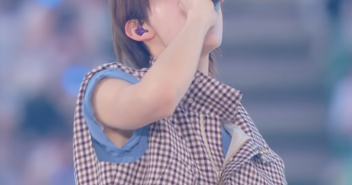 51-Year-Old Award-Winning Actress Becomes A Full-On Fangirl After Seeing A Boy Group’s Stage缩略图