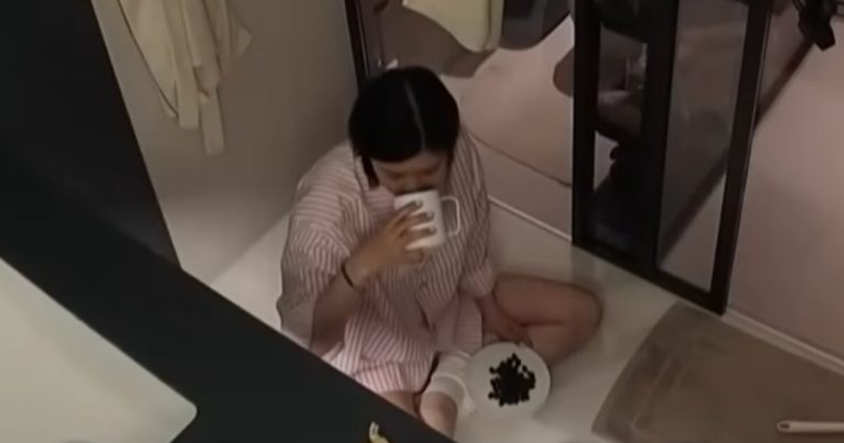 Divorced Star Reveals Emotional Reason She Eats On The Bathroom Floor After Fans Express Concern缩略图