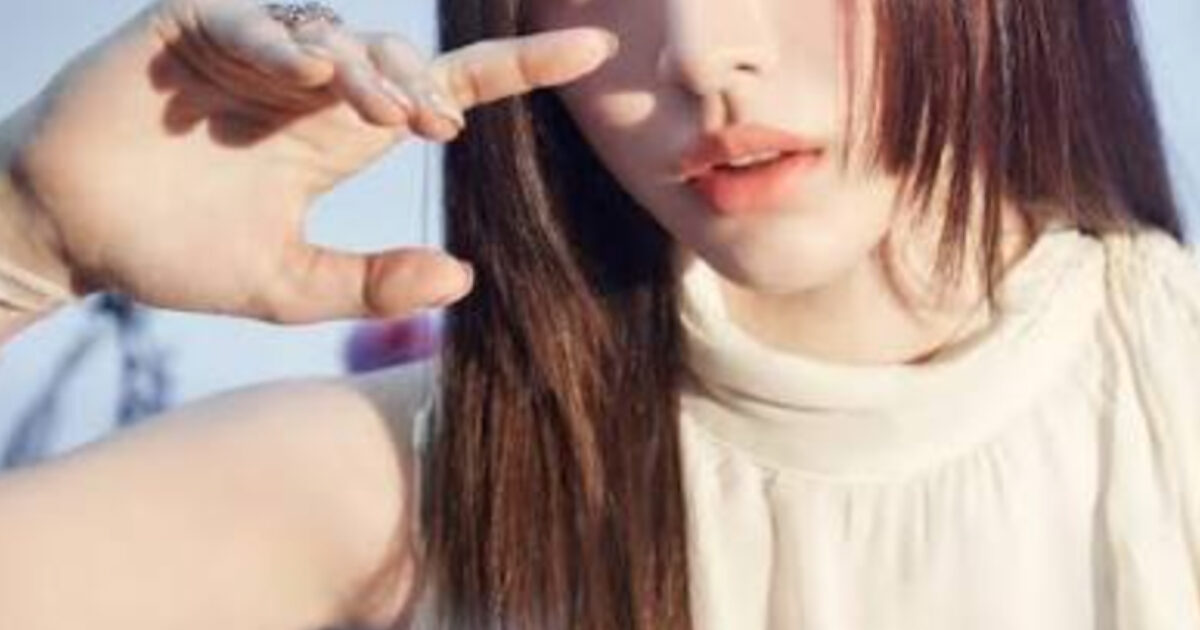 Female Idol’s Actions During South Korea’s World Cup Match Triggers Divided Opinions缩略图