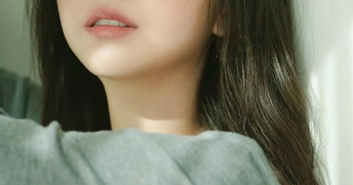 Beloved Actress Is Revealed To Be Dating A Rich YouTuber缩略图
