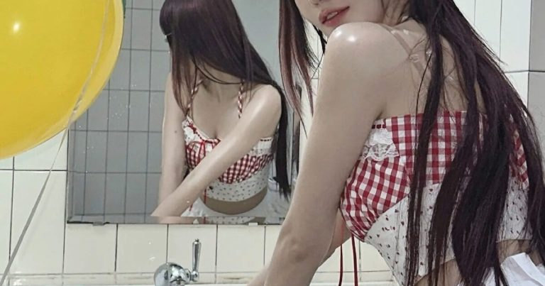 Girl Group Member Surprises With Sexy Summer Look缩略图