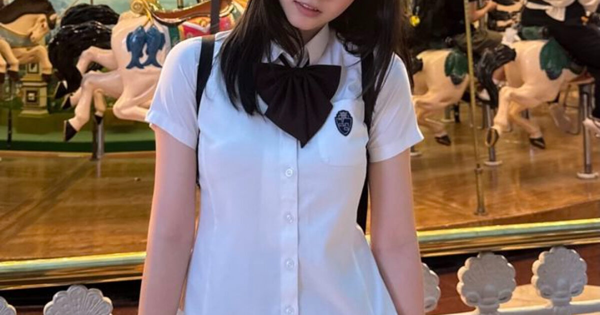 NewJeans Haerin’s Lookalike Coolly Counters Malicious Plastic Surgery Comment缩略图