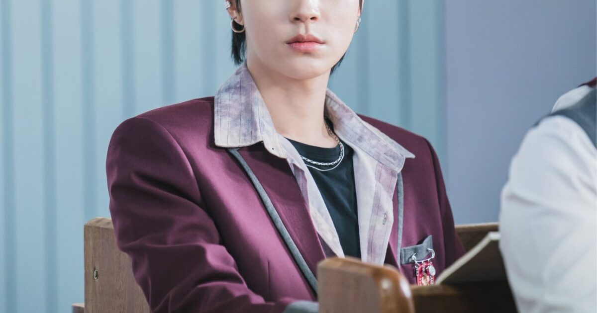 He’s Finally Graduated — Netizens Hopefully No Longer Have To See A 35-Year-Old Actor Play A High School Student缩略图