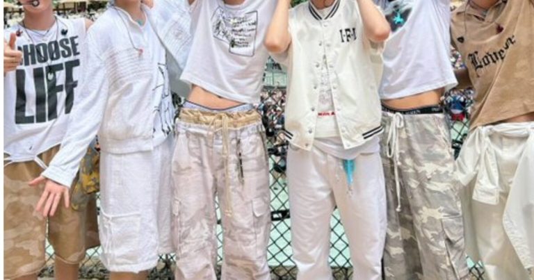 Boy Group Fans Poop And Free-Bleed In Public During Concert缩略图