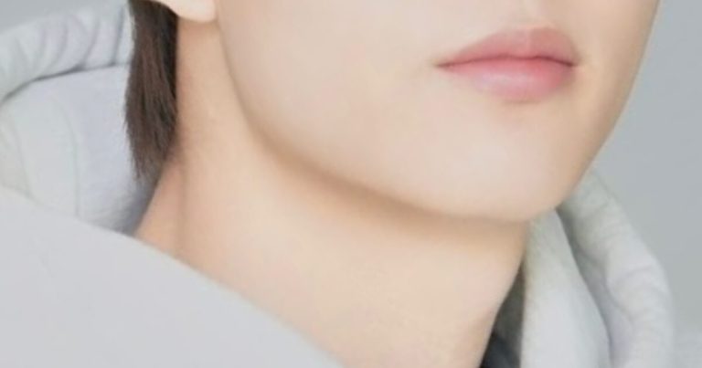 Third-Generation Acting Family’s Teenage Son Stuns With “Debut-Ready Idol Visuals”缩略图