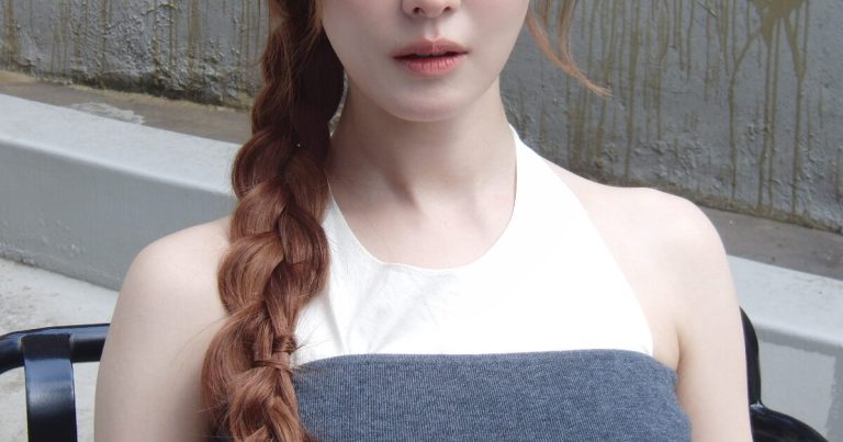 Beloved Actress Captivates With Refreshing Beauty缩略图