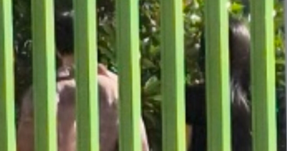 Popular Reality Dating Show Star Allegedly Gets Caught On A Date With A Cheerleader缩略图
