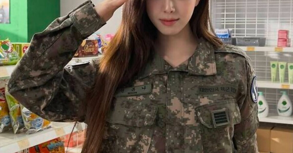 Popular Female Idol Goes Viral After “Transforming” Into A Soldier缩略图