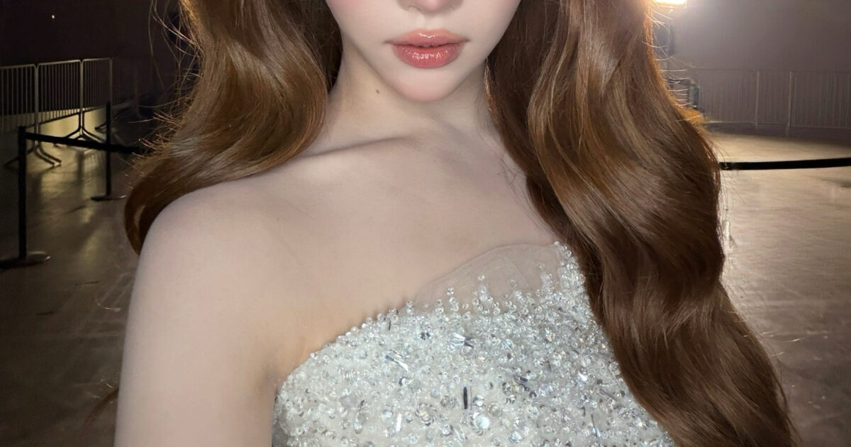 Girl Group Idol Draws Attention With Almost-Disappearing Jaw缩略图