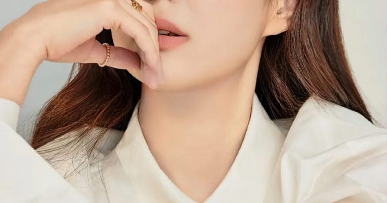 Korean Star Surprises With The Reason She Stopped Getting Plastic Surgeries缩略图