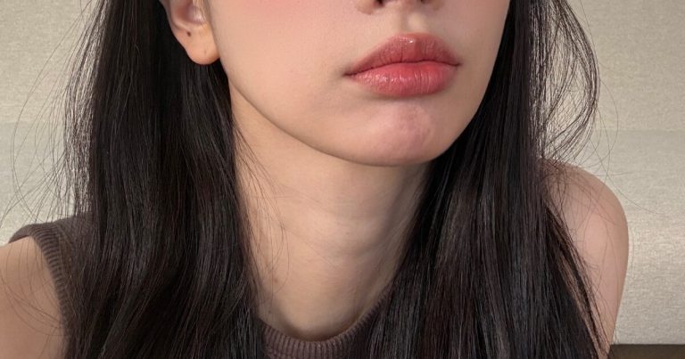 K-Pop Idol Gets Caught Using AI For Handwritten Letter, Apologizes缩略图
