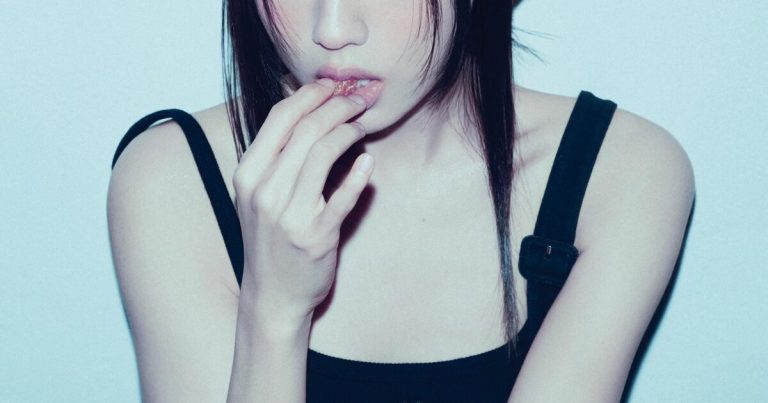 Top Actress Sparks Heated Debate For Asking Director To “Adore” Her On Set缩略图