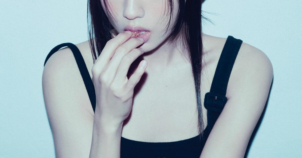 Top Actress Sparks Heated Debate For Asking Director To “Adore” Her On Set缩略图
