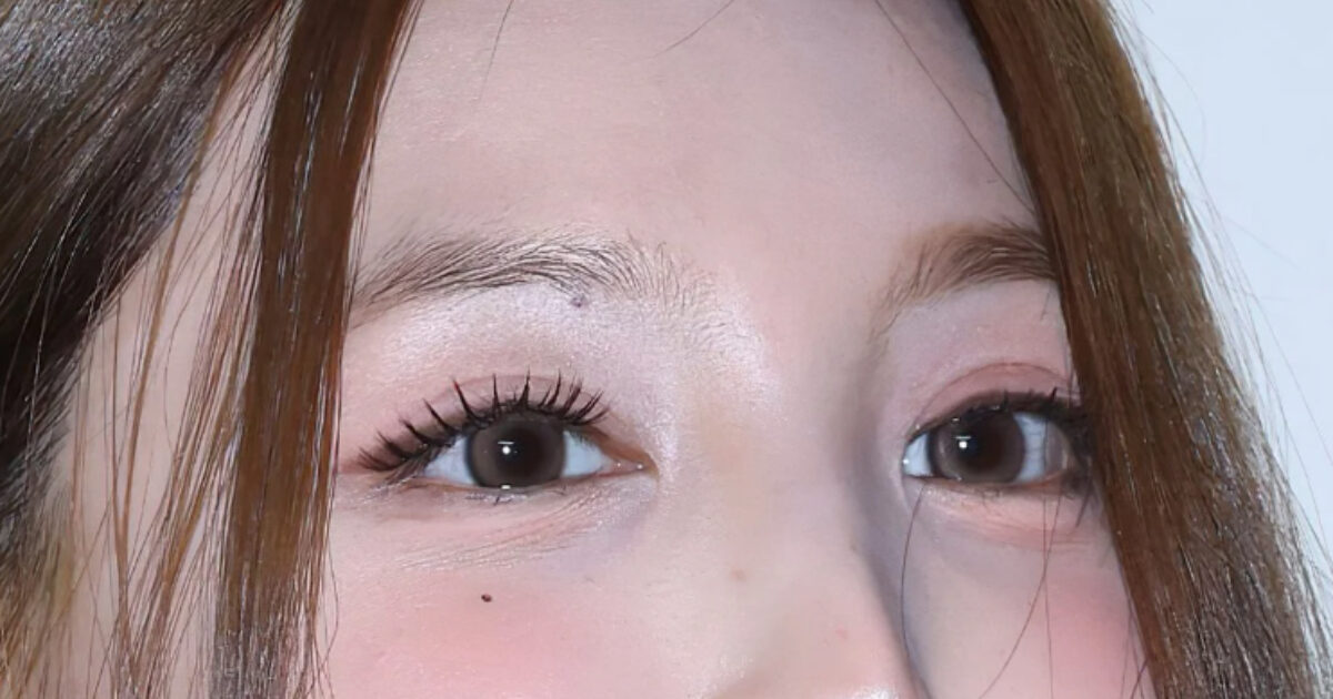 Popular Female Idol’s Super Close-Up Face Shots Spark Massive Shock缩略图