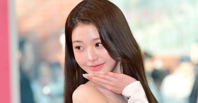 IVE’s Jang Wonyoung Goes Viral After Staff’s Instagram Story缩略图
