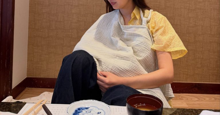 Korean Actress’ Breastfeeding Photos Spark Intense Debate缩略图