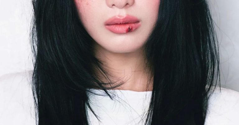 Korean Singer Gets Honest About Dealing With Negative Comments缩略图