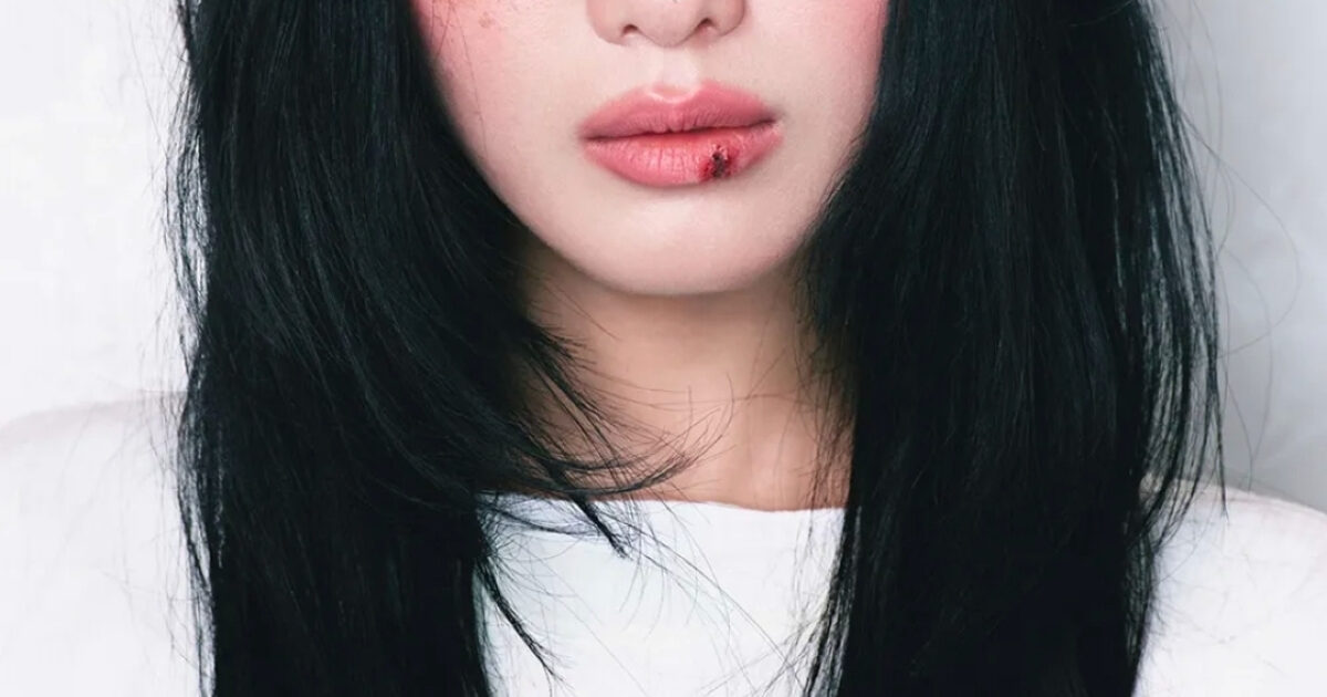 Korean Singer Gets Honest About Dealing With Negative Comments缩略图