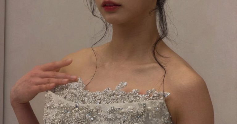 Idol-Turned-Actress Gains Attention With Princess Visuals缩略图