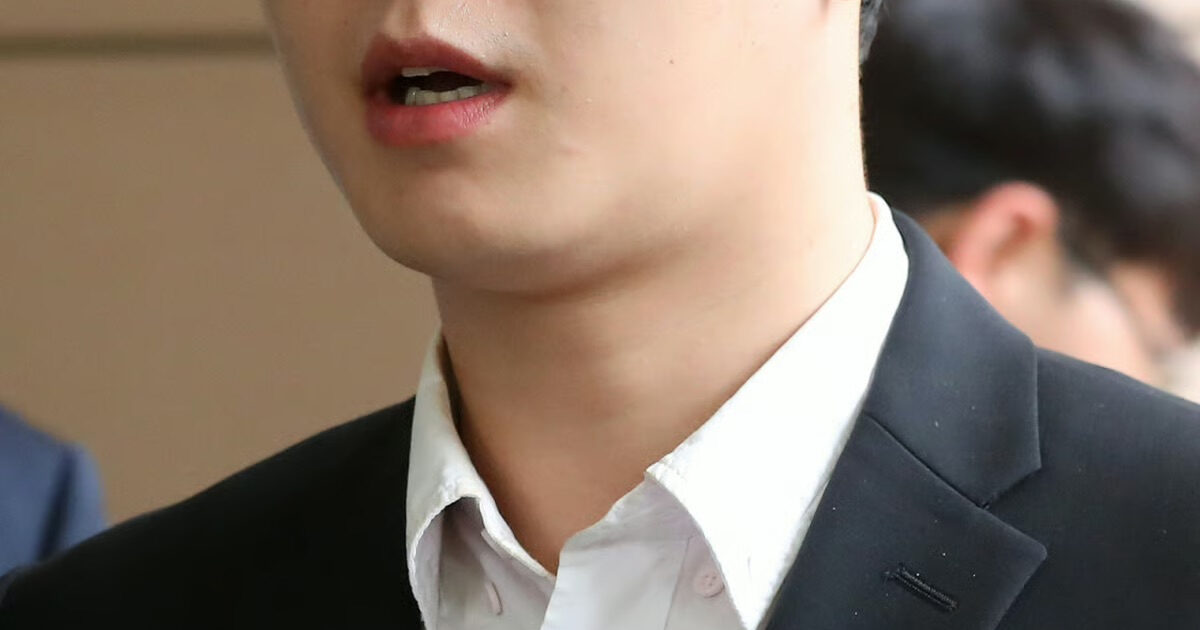 Troublemaker K-Pop Idol Living A “Completely Different Life” After Prison Sentence缩略图